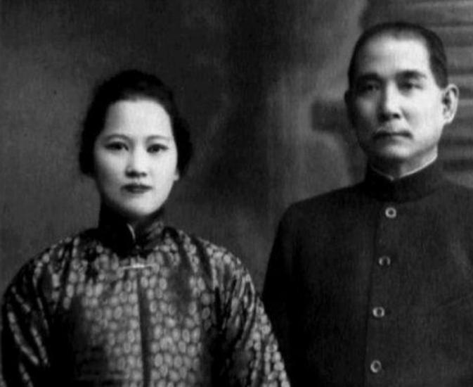 孙中山女儿晚年生活凄惨,拒蒋介石帮助后给*小平邓**写信:希望照顾