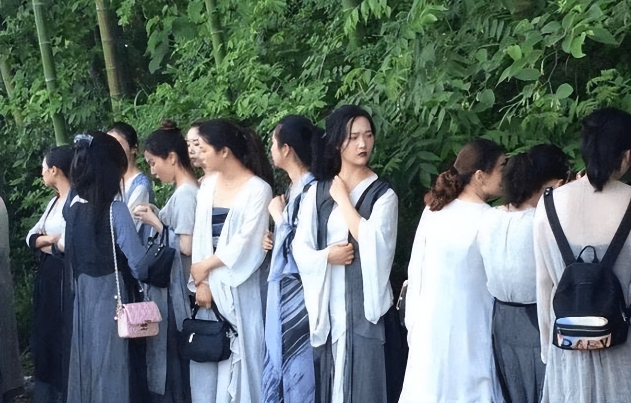 横店女群演真实生存,横店群演悲惨生活