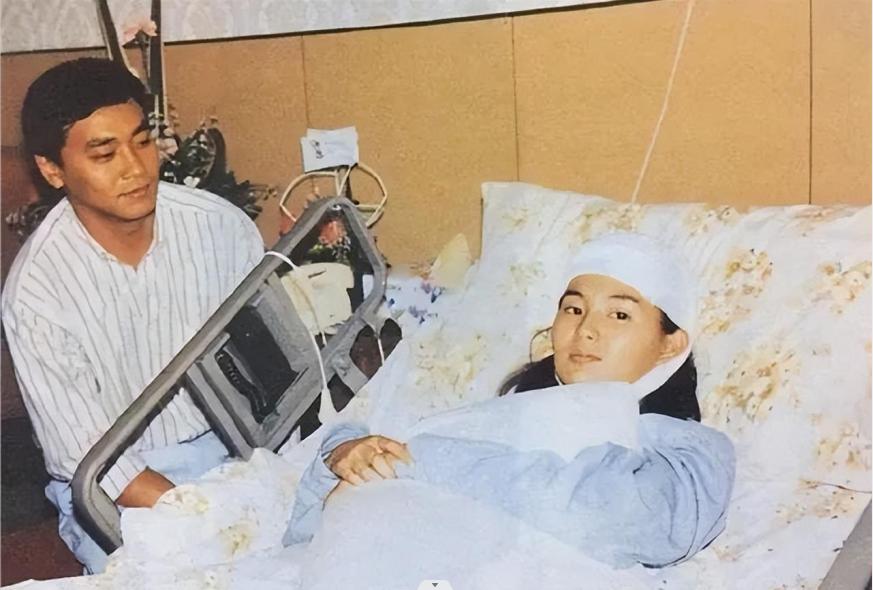 张曼玉2008年息影,张曼玉多大息影