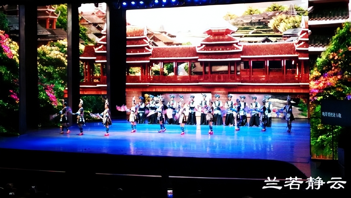 贵阳多彩贵州位置,贵阳多彩贵州城风景区