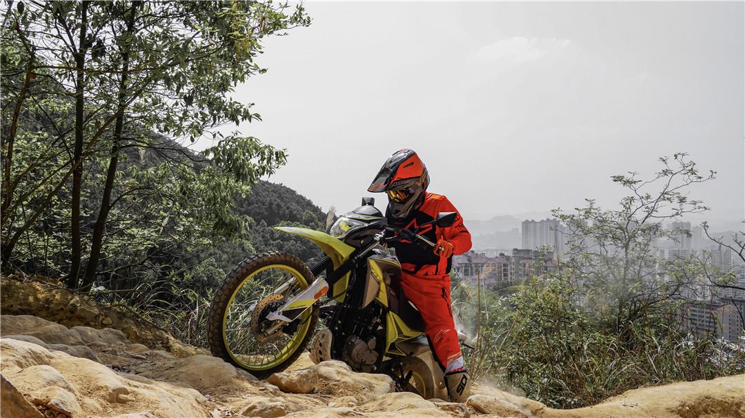 能上路的250cc摩托跑车,能跑250迈左右的摩托车