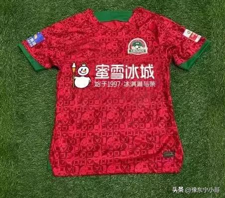 啥情况?难道都是球迷们一厢情愿,河南队这波流量被蹭的太难受了