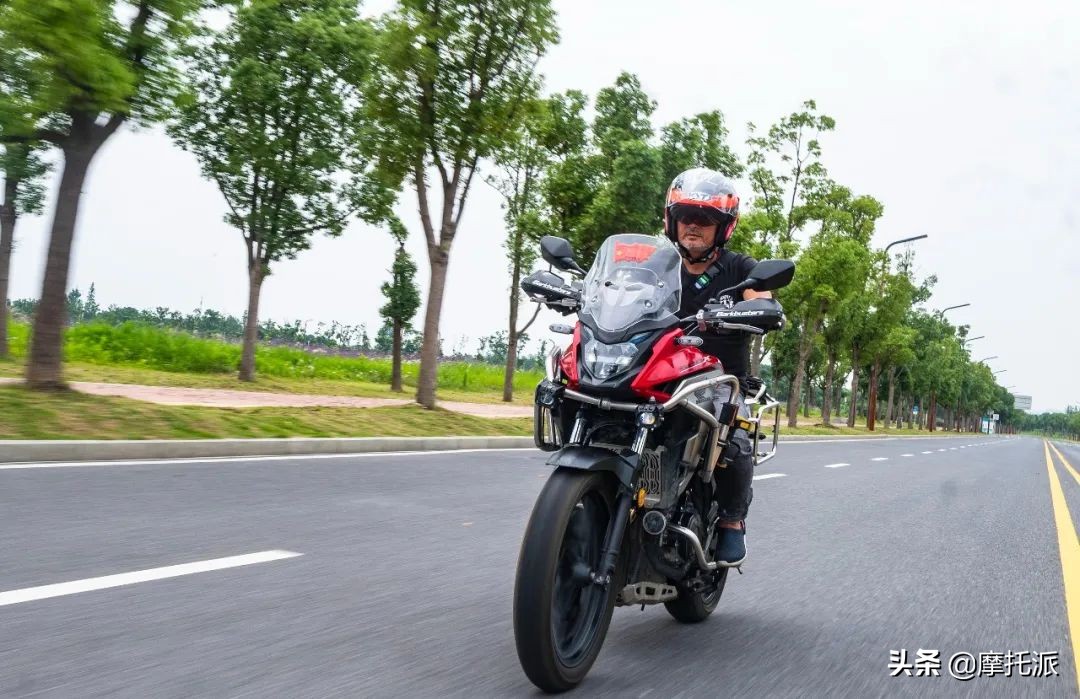 对比评测cb500x,ds525x对比本田cb400x