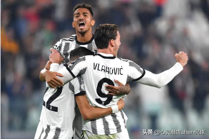 足坛悲喜一夜！6大豪门齐爆发，巴萨领先皇马11分，曼城距榜首3分