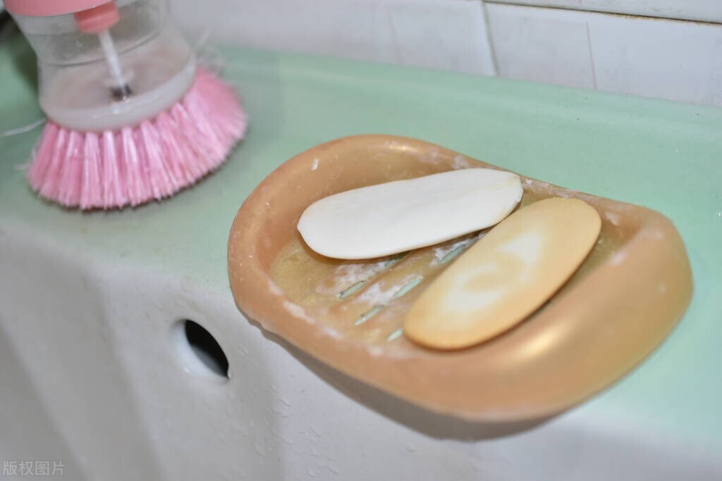 手被502胶水粘住了怎么办教你一招,手被502胶水粘住了怎么解决