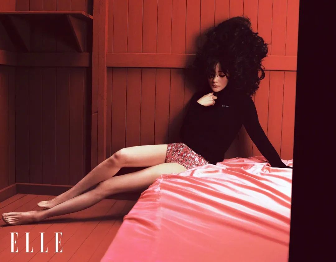 董洁黄色裙子黑色裤子,董洁穿钻石短裤引热议