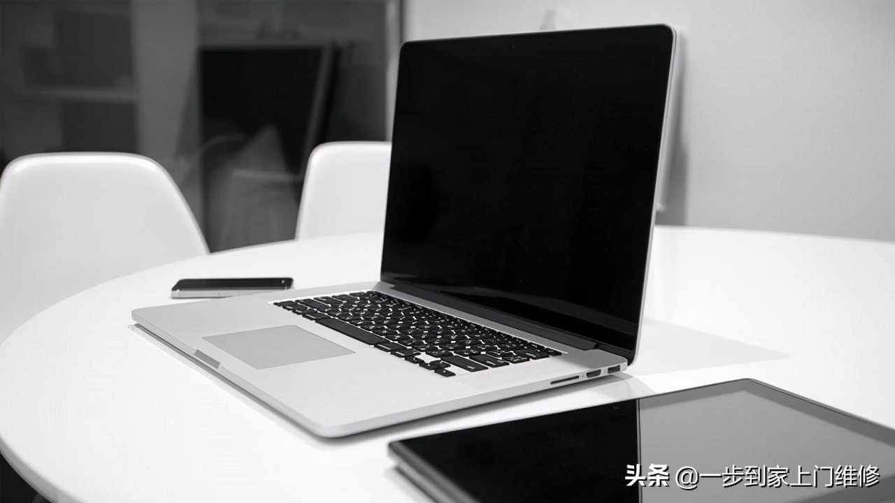 笔记本电脑放得久了开不开机,笔记本电脑插上电源开不了机