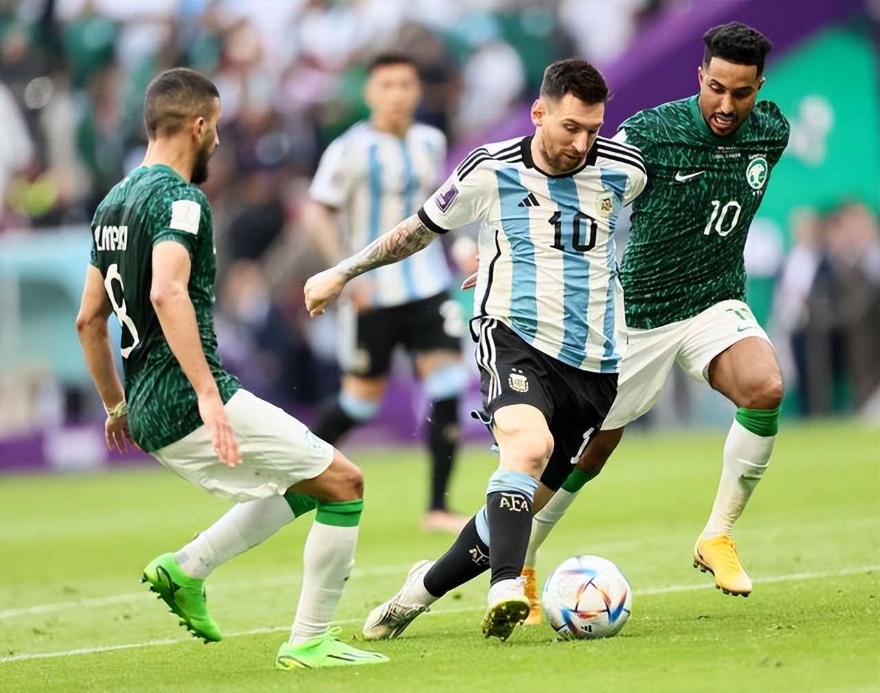 沙特的狂欢,阿根廷的悲伤,夺冠大热门的阿根廷到底怎么了呢?