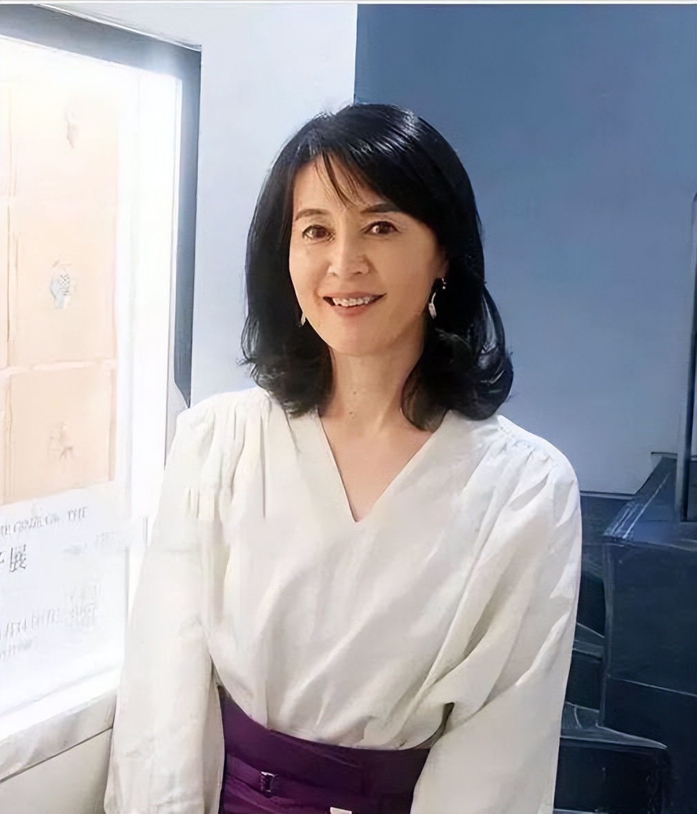 日本优雅中年女人穿搭,日式中年女性休闲穿搭