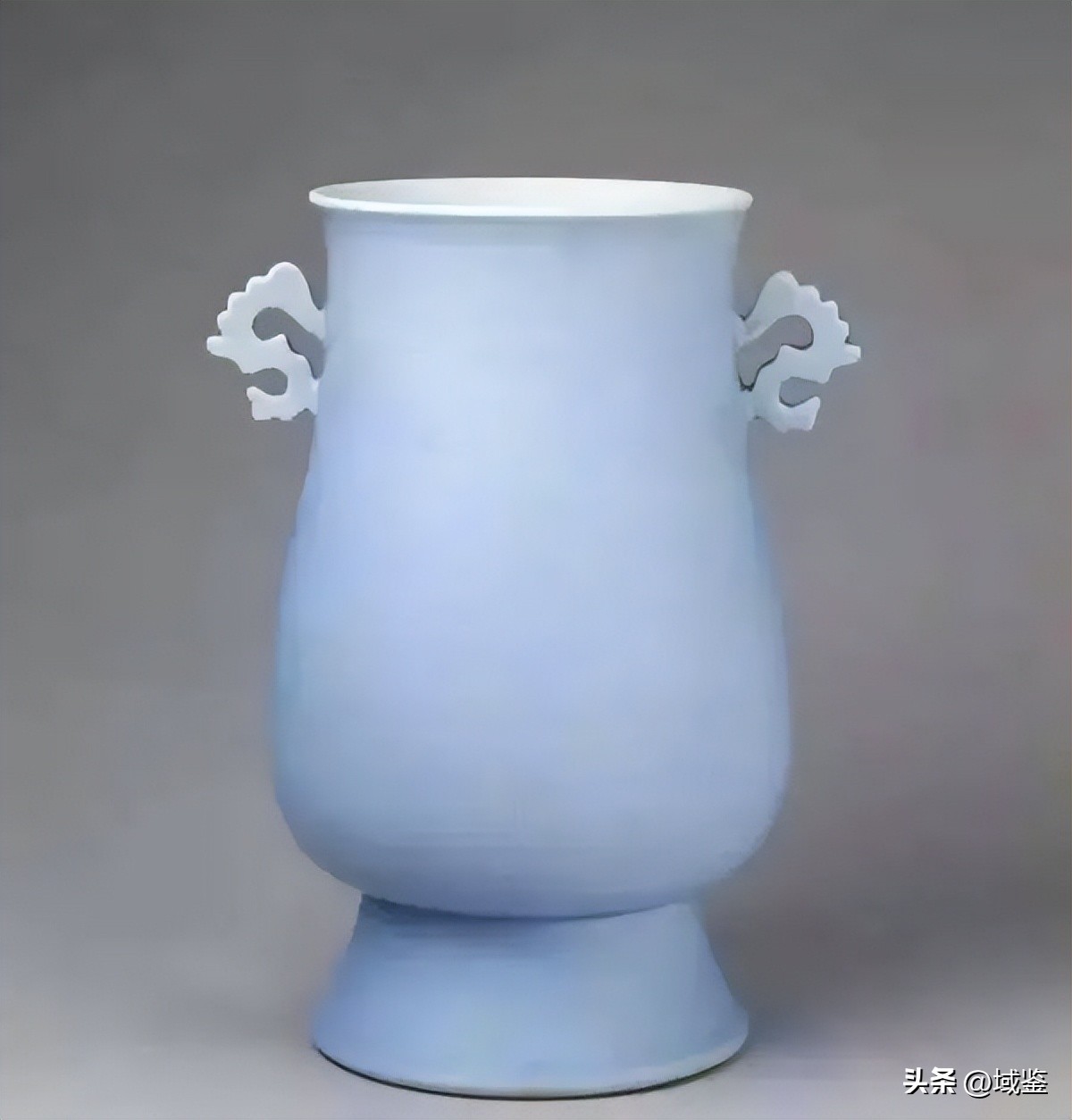 北宋淡天青釉真品图片,极品南宋梅子青釉