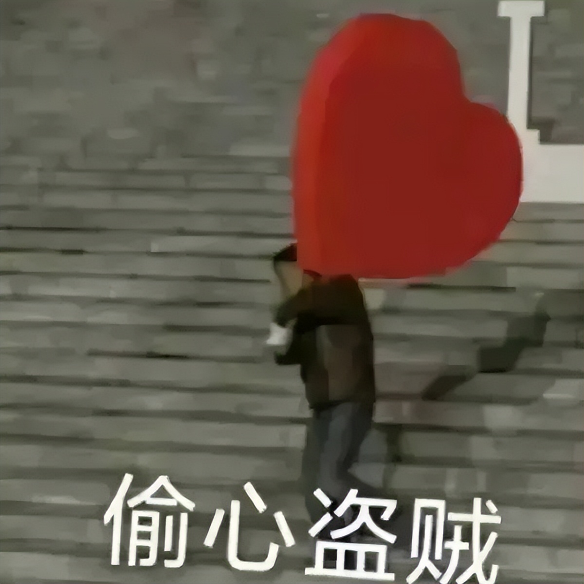 睡觉时趴着睡会不会把胸变小,趴着睡觉胸会变形吗