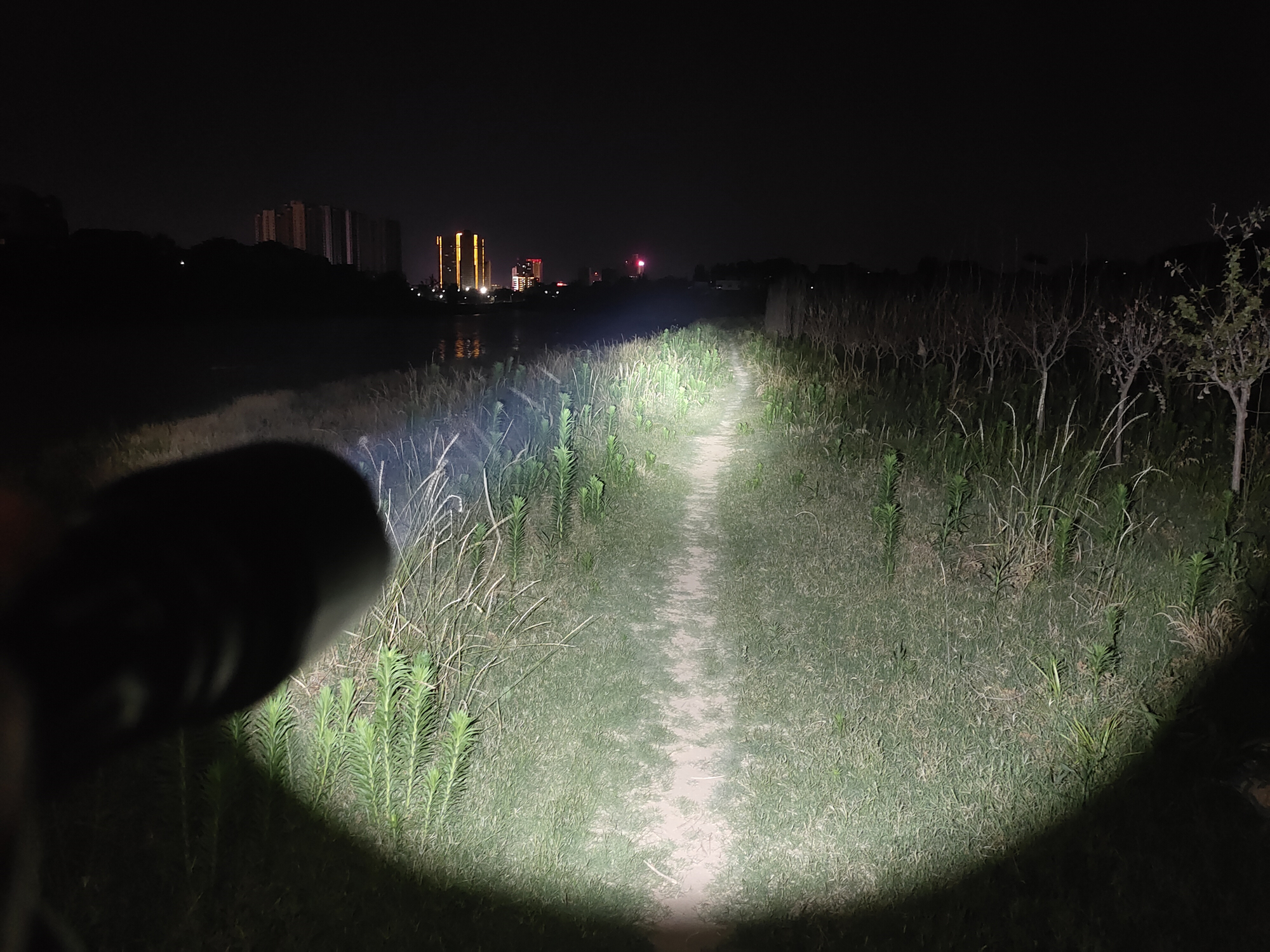 菲尼克斯tk75-2018手电评测,fenix菲尼克斯tk16v2.0战术手电筒