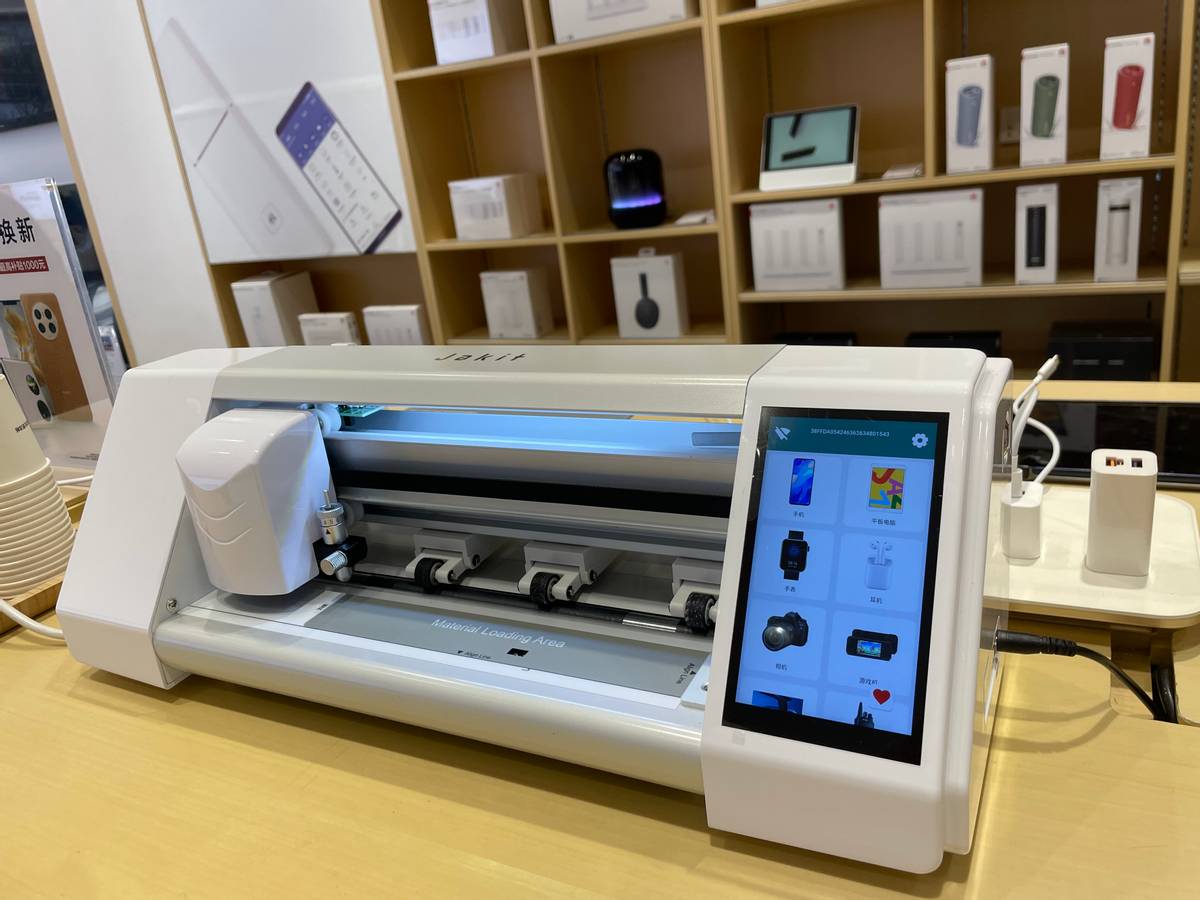 贴膜生意越来越难做？捷客特推出智能切膜机，解决库存烦恼！