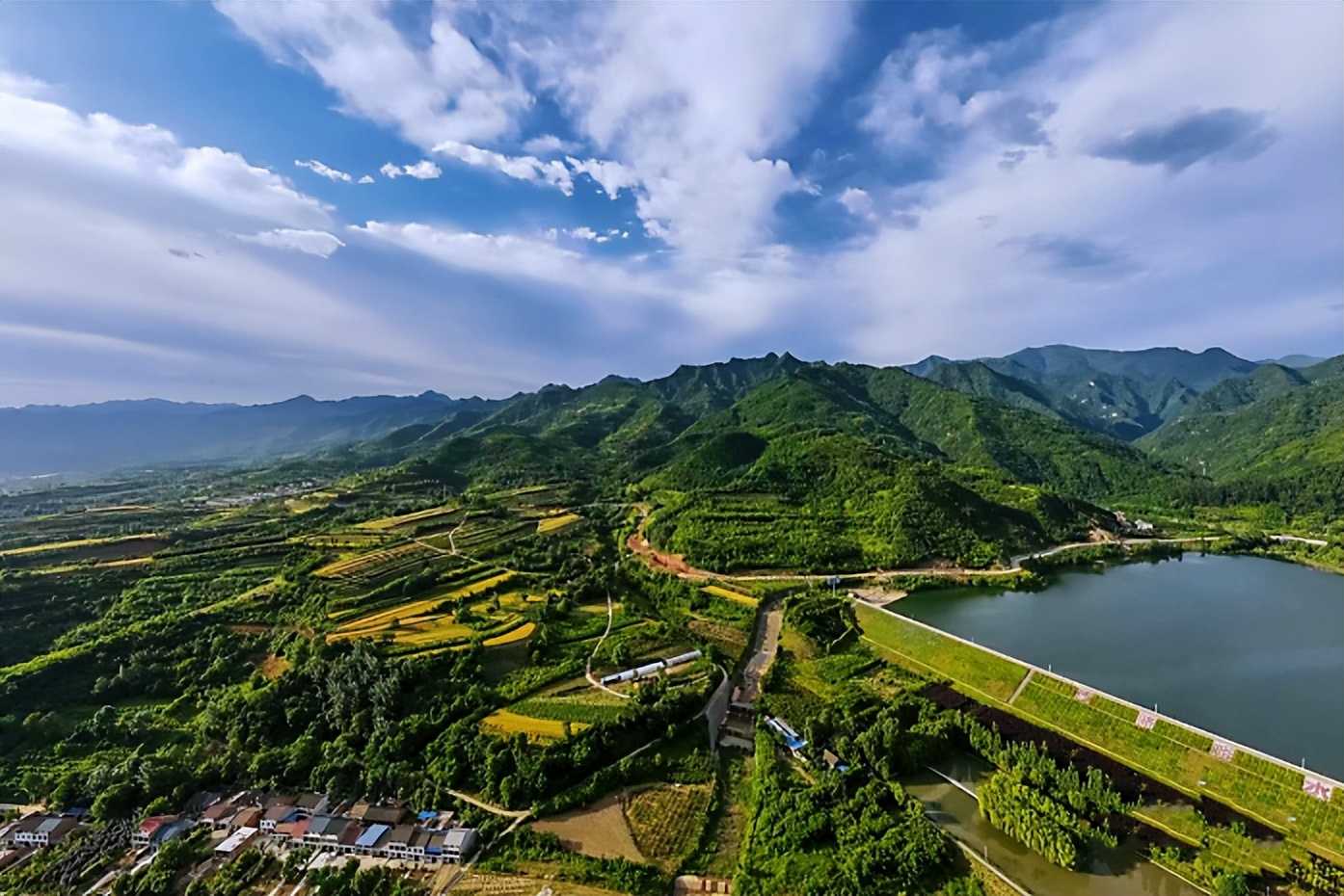 夏天游玩路线,夏天旅游最佳路线推荐