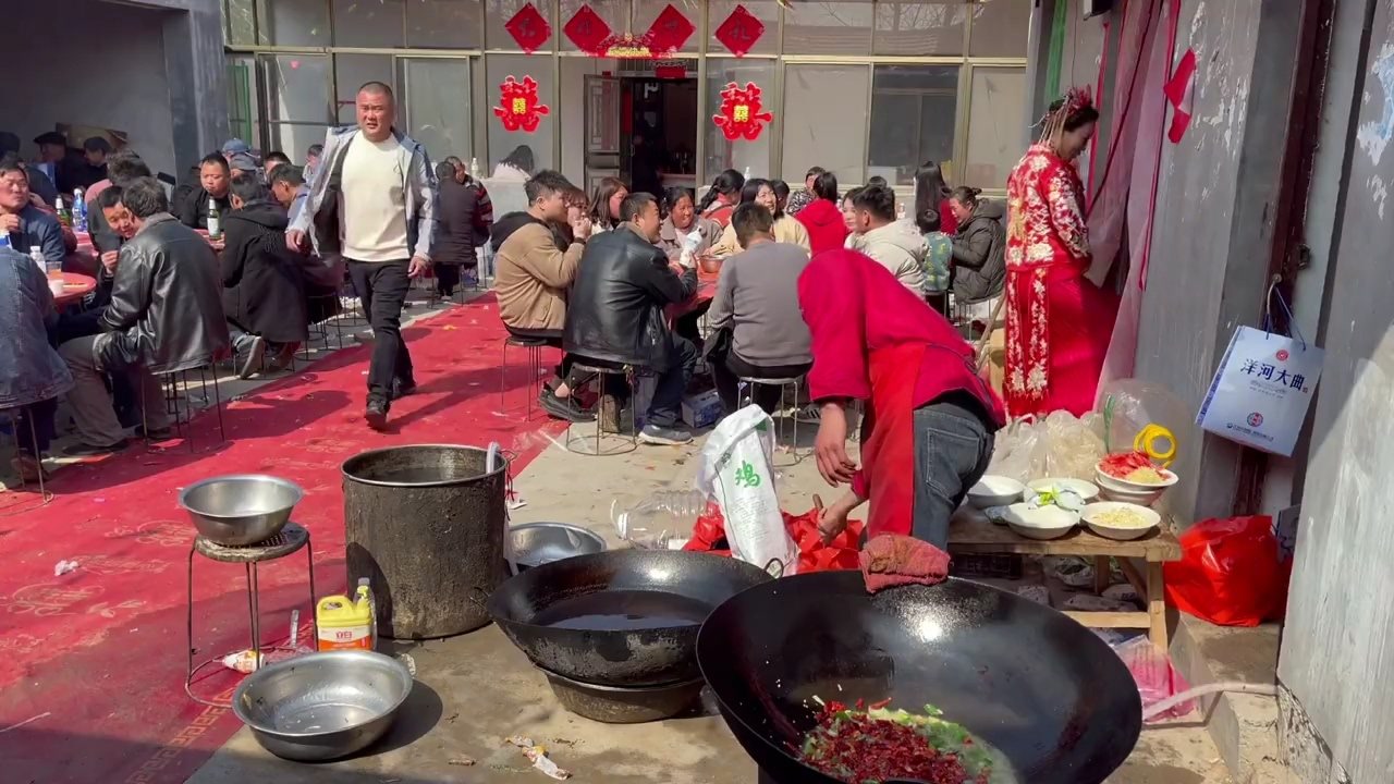 62岁大叔喝出河马脖,辽宁男子喝酒成河马