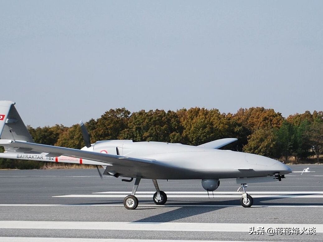 土耳其无人机tb2vs翼龙2,土耳其tb2无人机与彩虹无人机