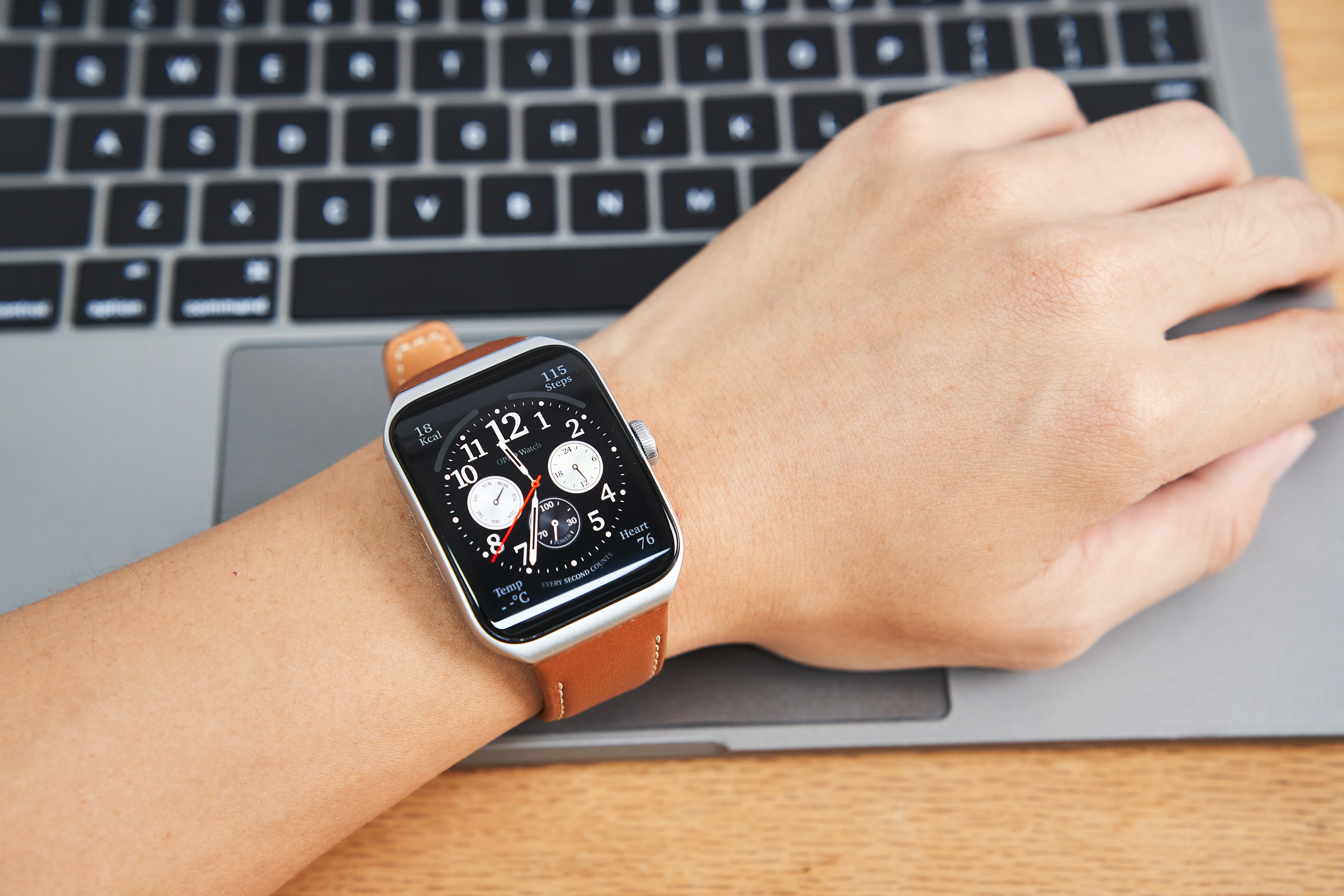 双十一到手价格,applewatchs7和oppowatch3哪个好