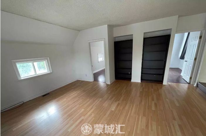 疯狂多伦多！普通3房2卫独立屋挂牌$1000万！经纪称“潜力巨大”