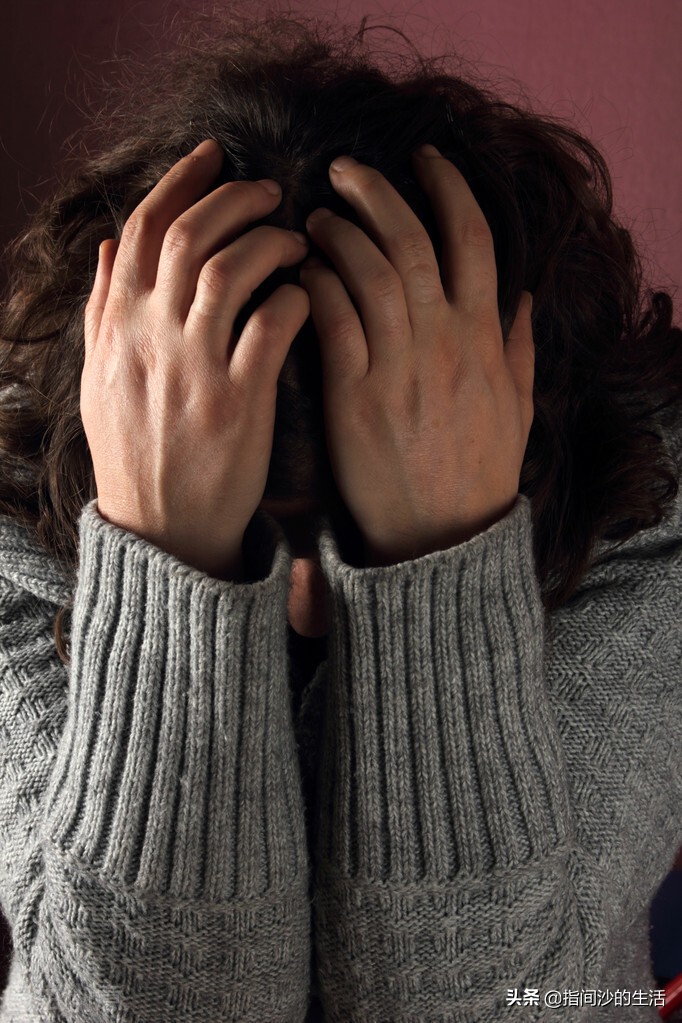 娘家人没钱自己该不该帮,娘家人嫌弃你没钱怎么办