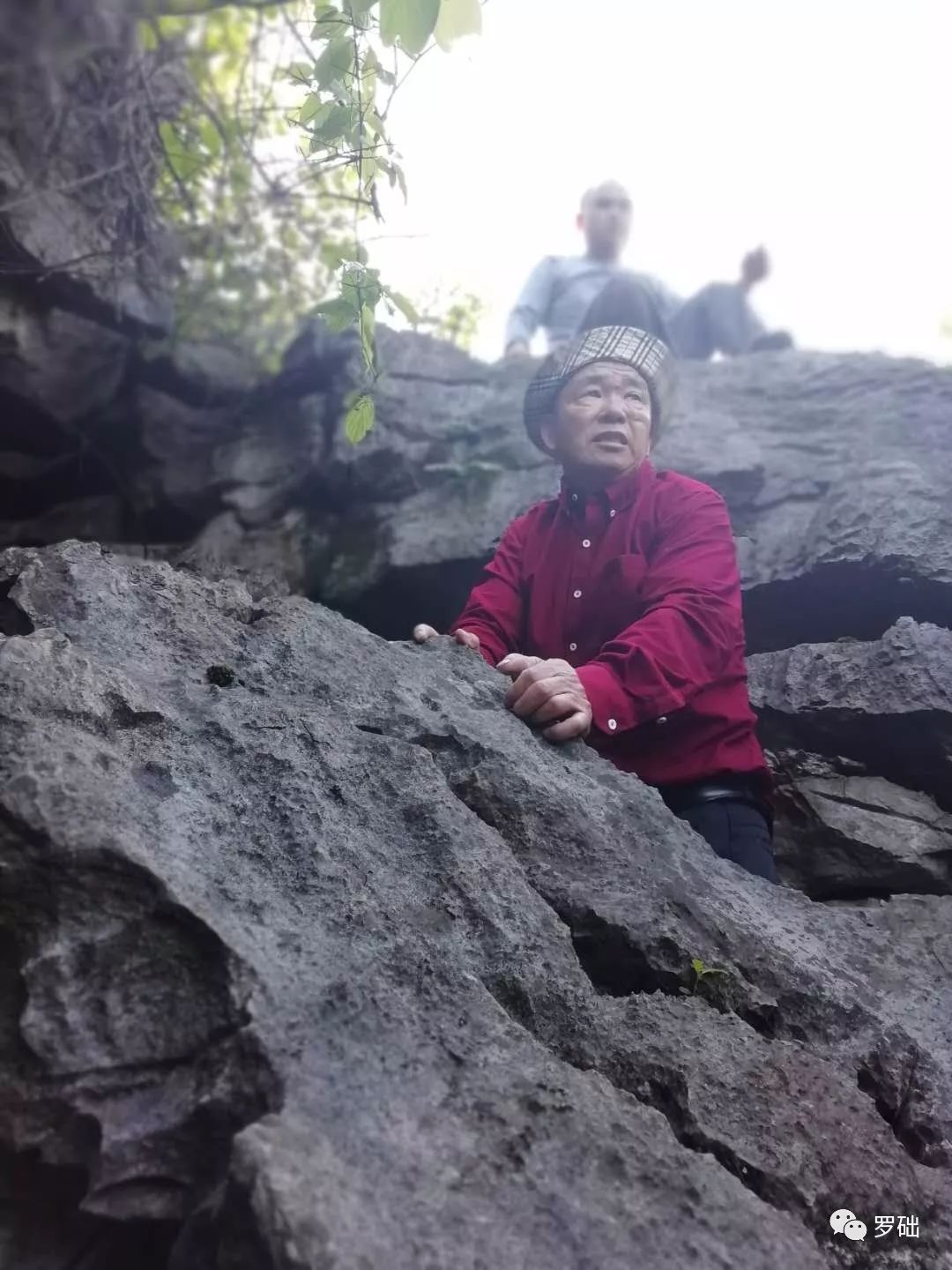 鐭虫湪灞卞,鐭虫湪瀵ㄥソ椋庡厜