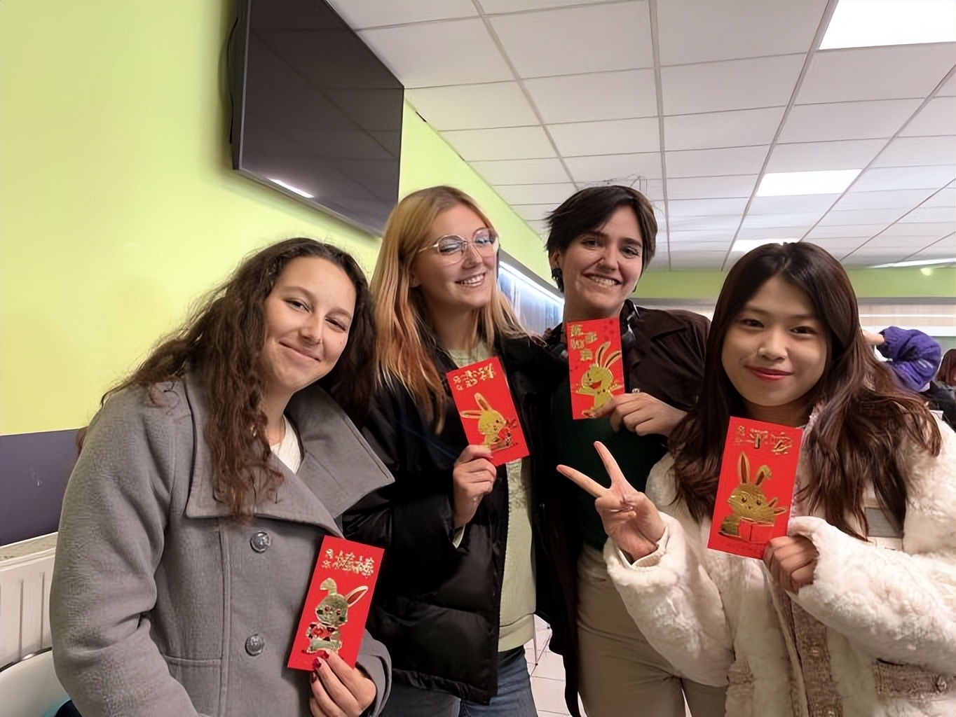 我，90后，23岁留学法国，被法国老头疯狂表白，吓得我落荒而逃