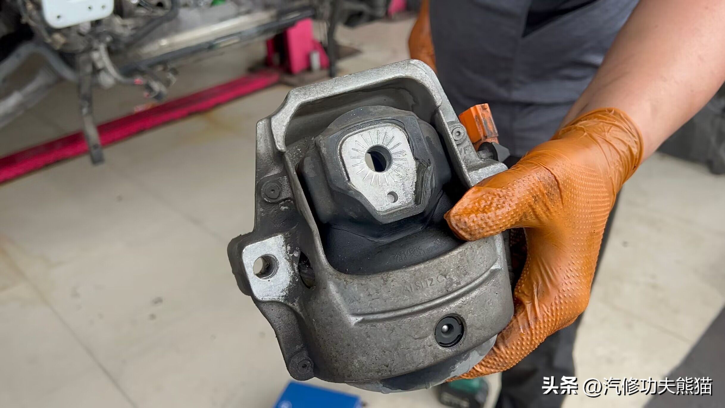 奥迪A4L烧机油！*草烟**公司是让你们烧*草烟**烧钱，我们让你不烧机油