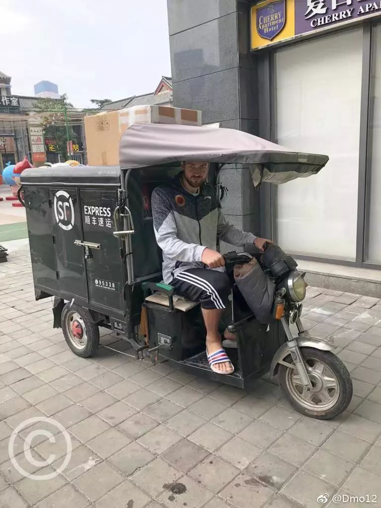 我与足球那些事,全能中锋莫泰尤纳斯