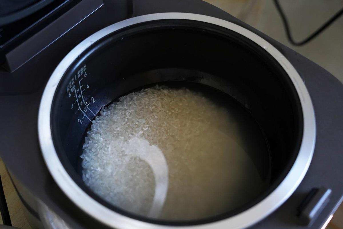 千元高端电饭煲到底好在哪？干饭人实测苏泊尔远红外电饭煲正解了