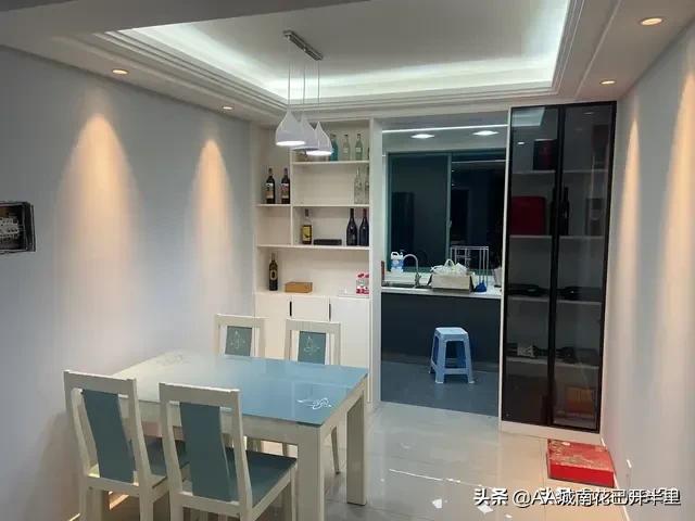 老公先斩后奏花2000多买了这丑不拉几的桌子,我真的好想扔了……