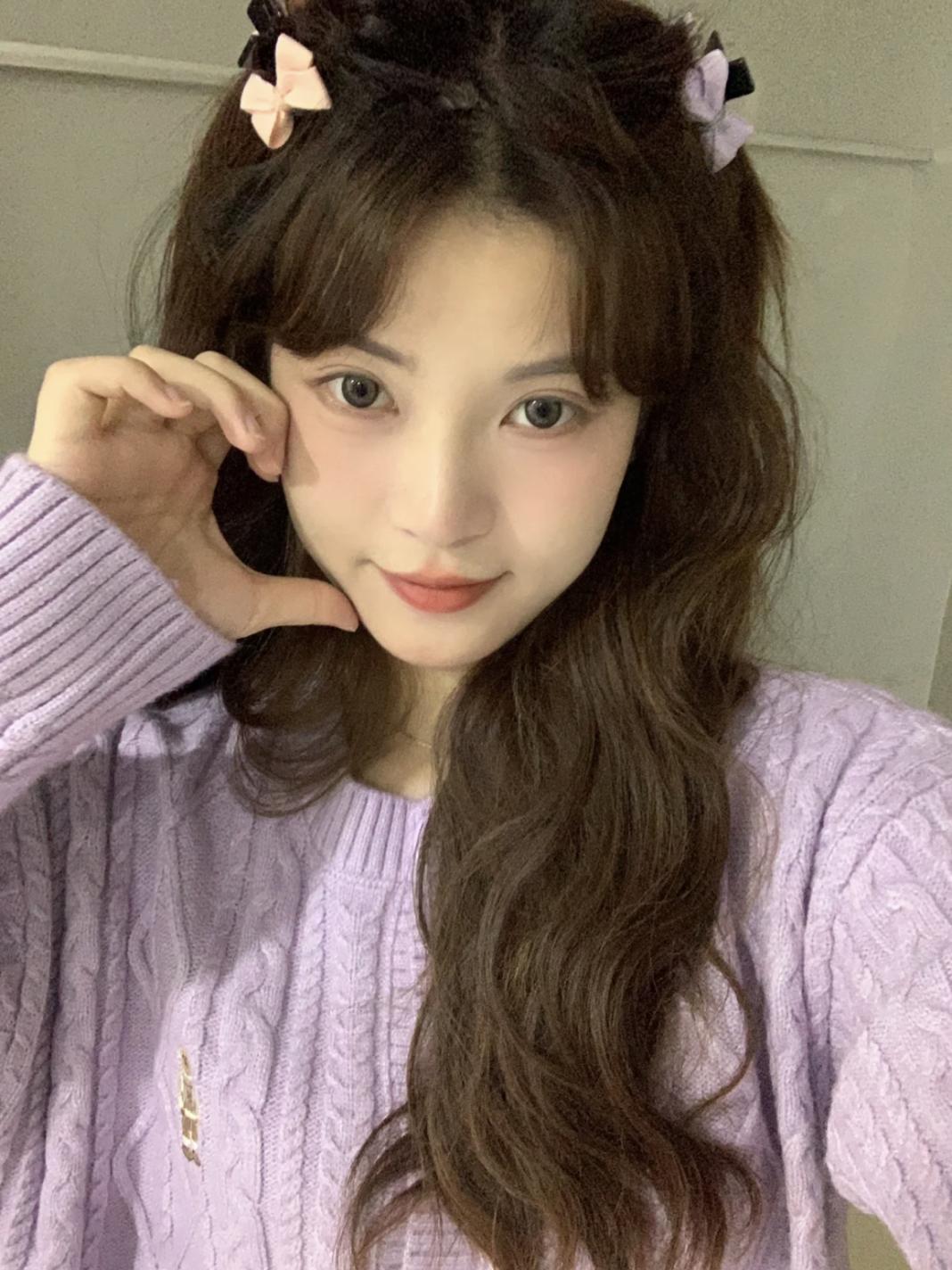 别再披头散发了教你一招秒变女神,今年别再披头散发了三款减龄发型