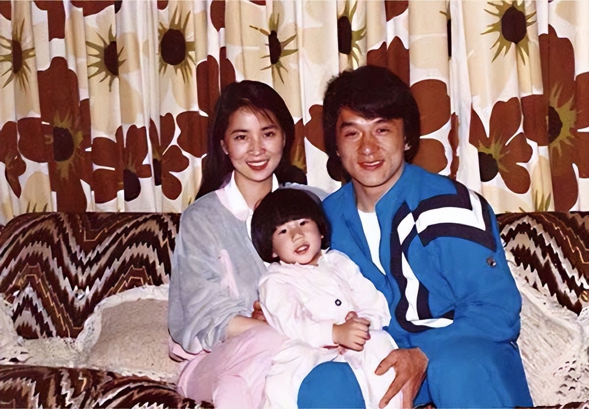 房祖名为违规停车公开道歉,经纪人证其演艺事业停滞,将专注卖酒