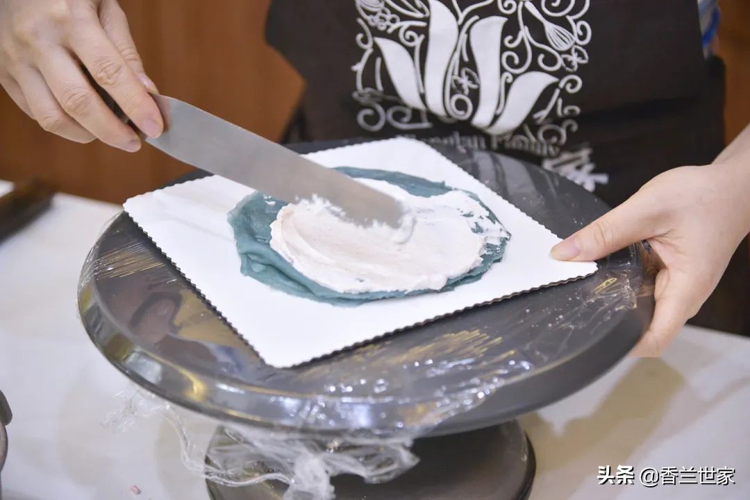 香兰蛋糕教学视频,乌龙蜜桃千层蛋糕教程