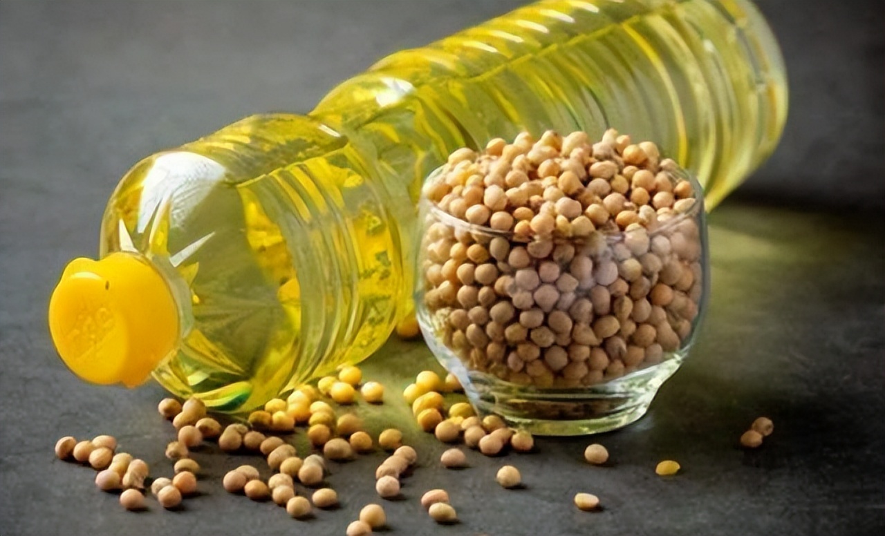 转基因大豆油少吃没事吧,菜籽油大豆油为什么要少吃