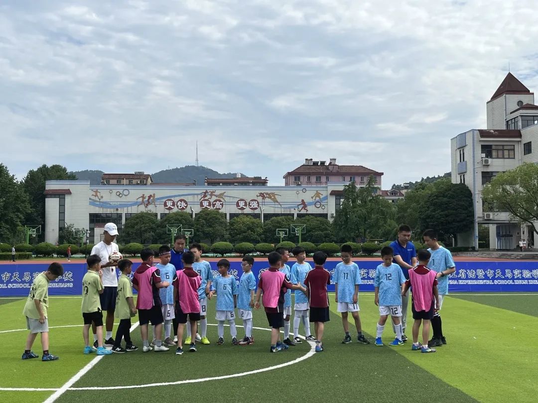 融爱故事丨绿茵场上吸睛的孤独症足球队