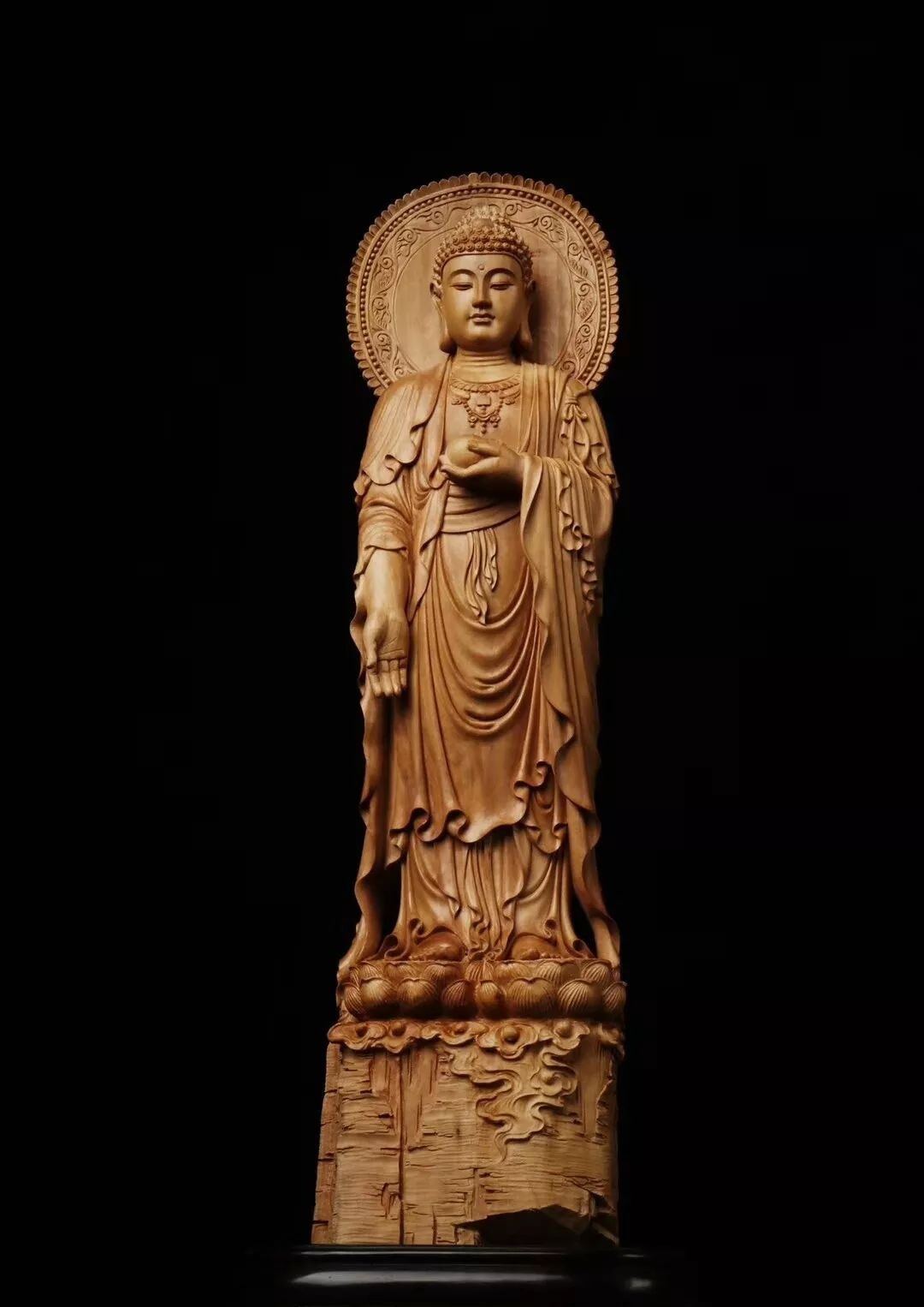 自然香气的红木家具,极品绿檀木雕