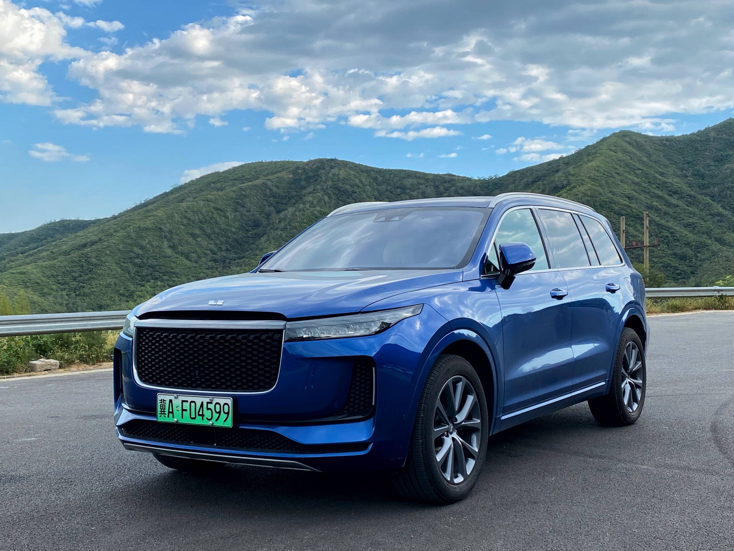 红旗vs五菱,红旗汽车30万哪一款最值得推荐