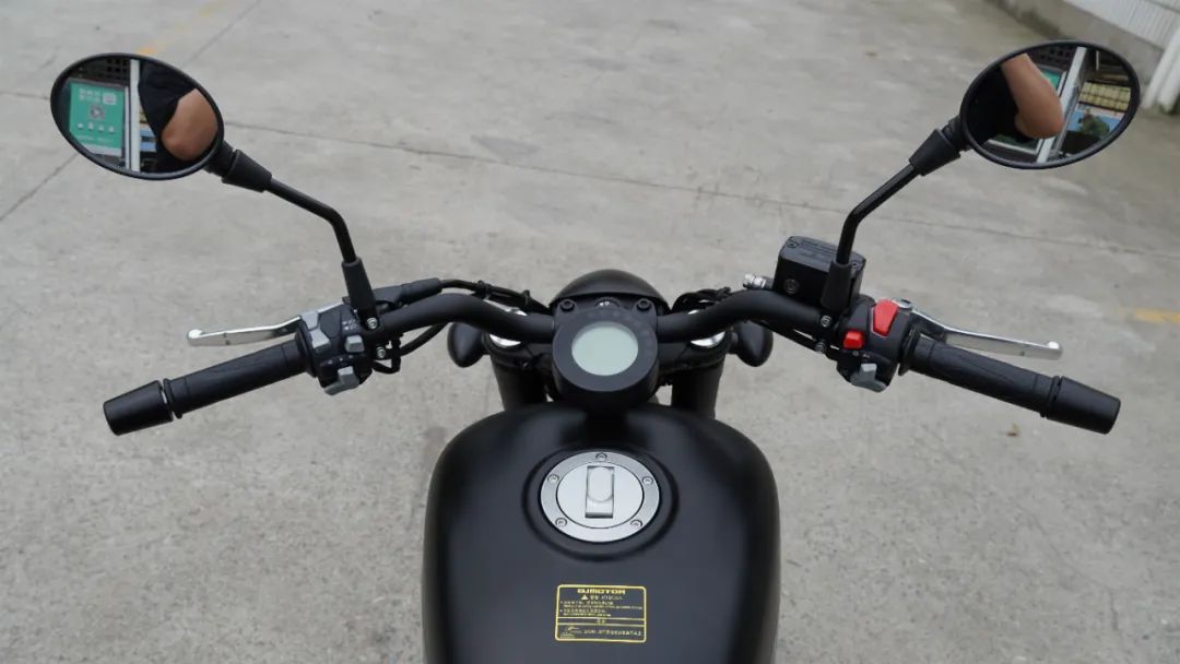 国产300复古巡航车有几款,座高690美式巡航摩托