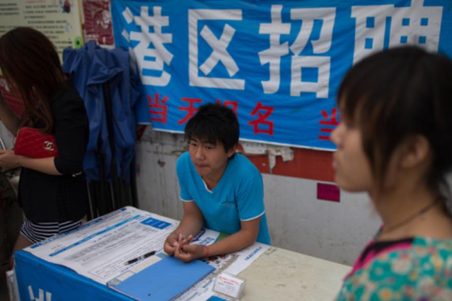 富士康现在还有人工智能吗,富士康用机器取代人工