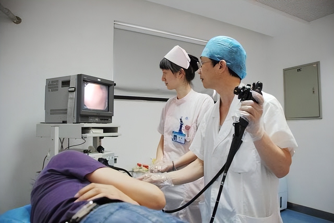 做一次胃镜对胃伤害多大,胃镜多长时间做一次不伤害胃