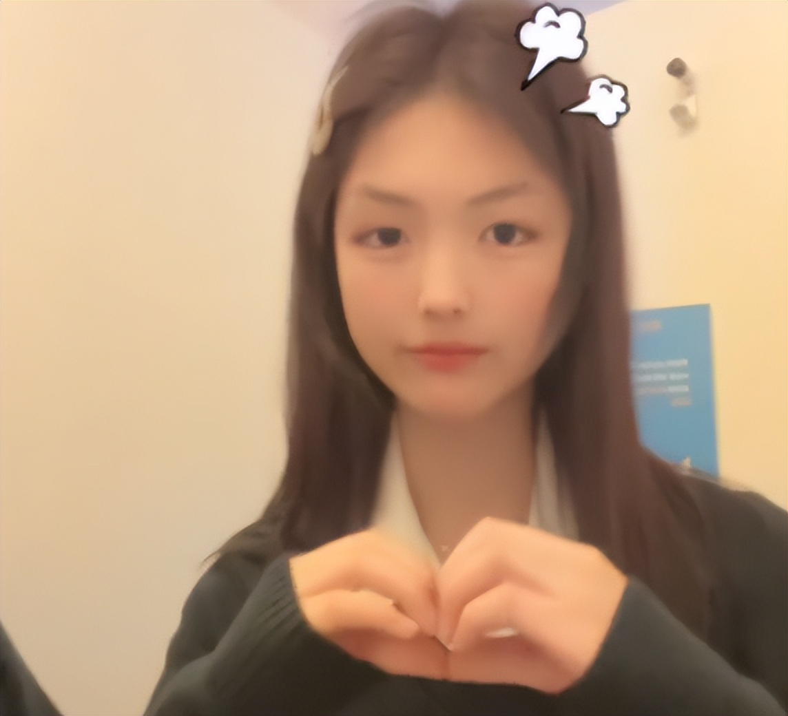 王诗龄被疑早恋跳表白手势舞,王诗龄青春期十分叛逆