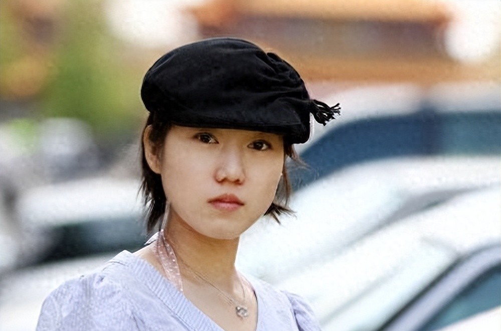 “最红裸模”*筱雨张**，出道一年拍21套人体写真，今38岁仍孤身一人