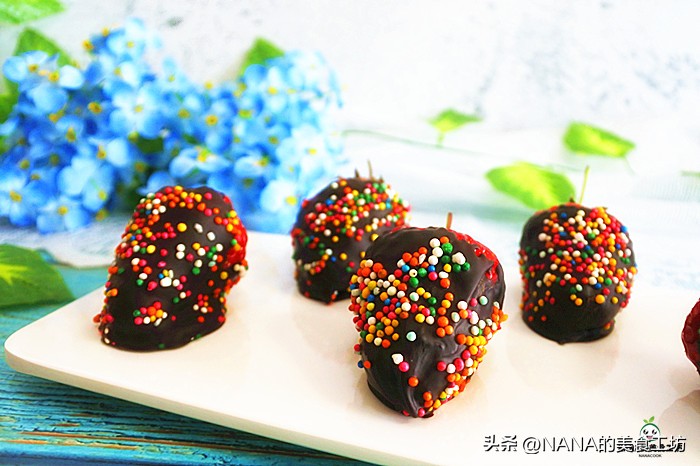 巧克力草莓，简单好吃零难度，超人气的情人节小甜品做起来~