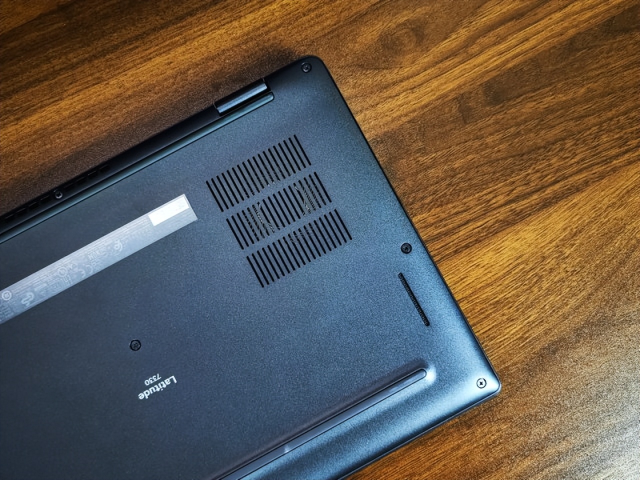 戴尔latitude7390,戴尔latitude7610评测