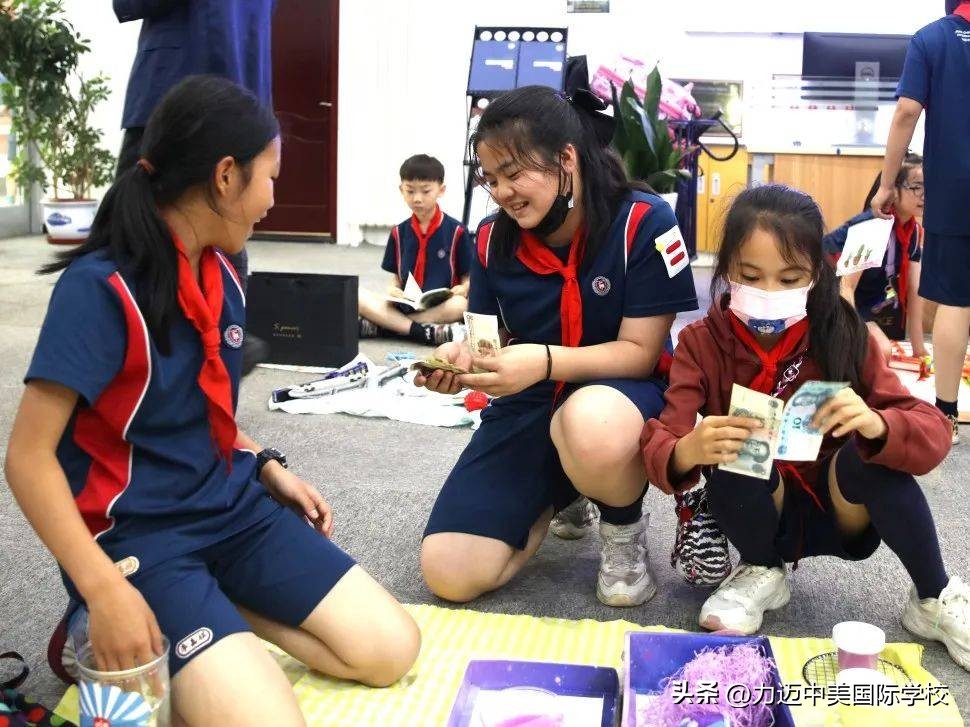 小学生爱心义卖暖人心,以爱为名的义卖