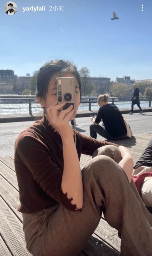 李嫣果然遗传了王菲的穿搭天赋,王菲李嫣巴黎走秀