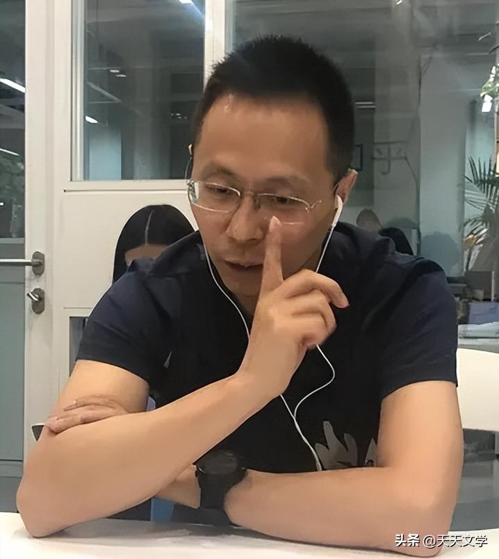 足球解说詹俊,足球主持人詹俊