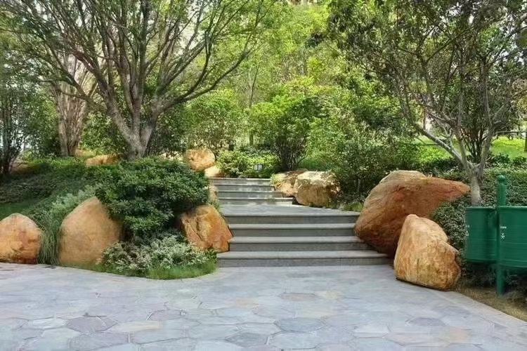 黄蜡石一般在哪形成,黄蜡石园林景观石