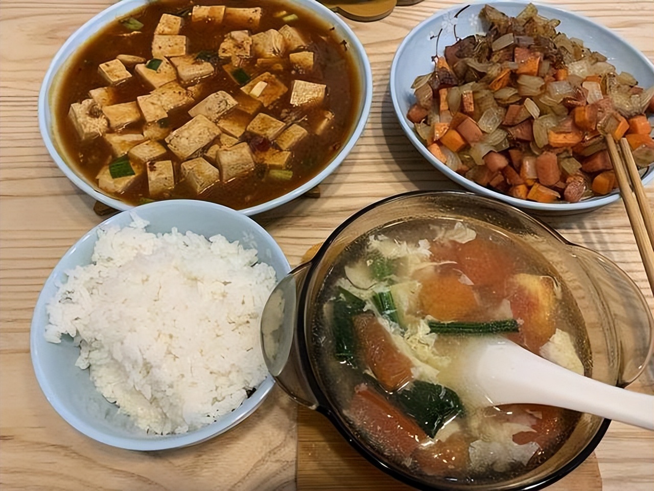 吃饱了就坐着或者躺着有什么危害,吃完饭后是躺着还是站着好