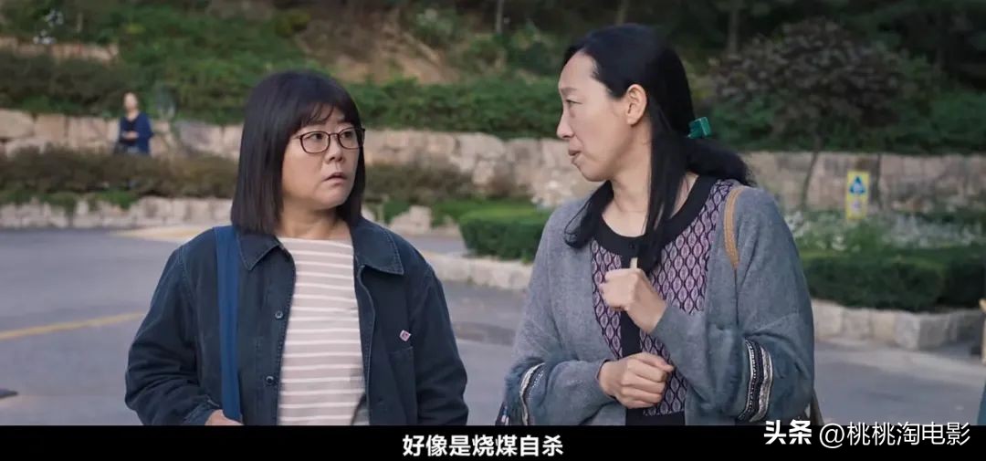 很感动，因为她一直还在坚持