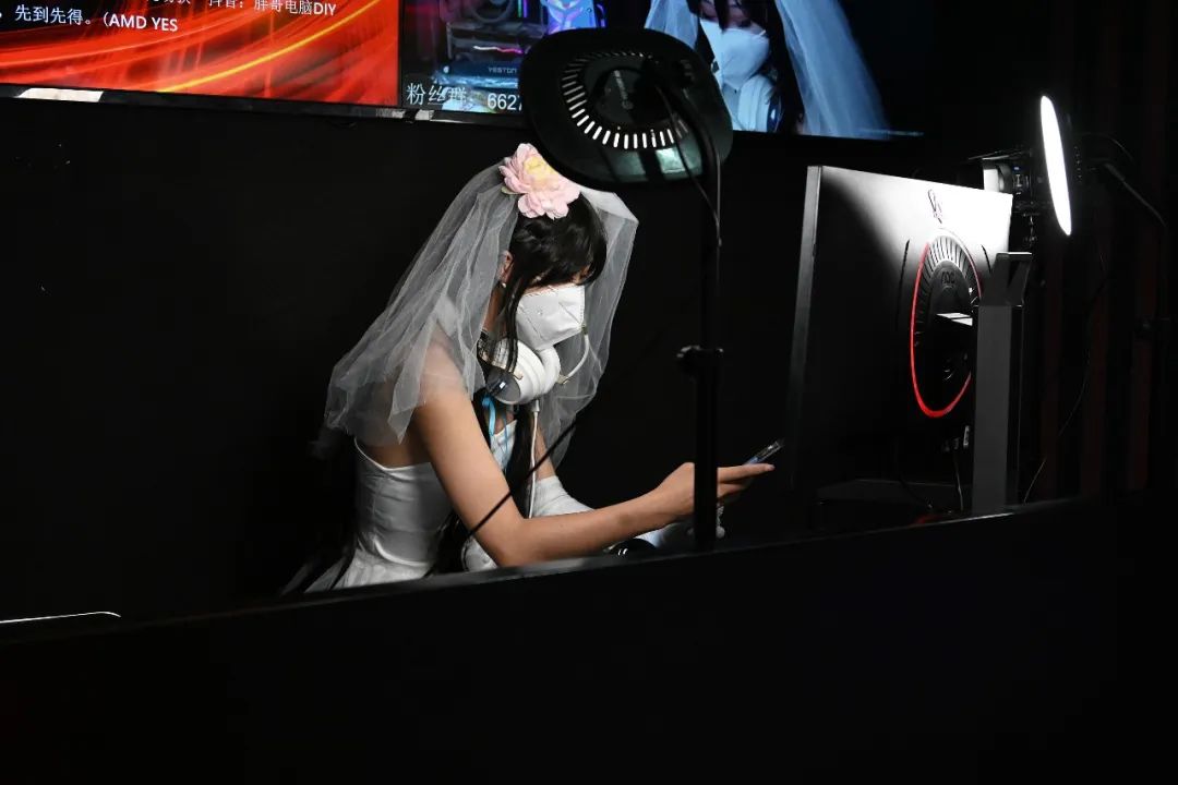 超八成年轻人搞副业,年轻人的副业“搞钱”路